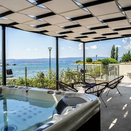 Apartment Luxury With Hot Tub Omis