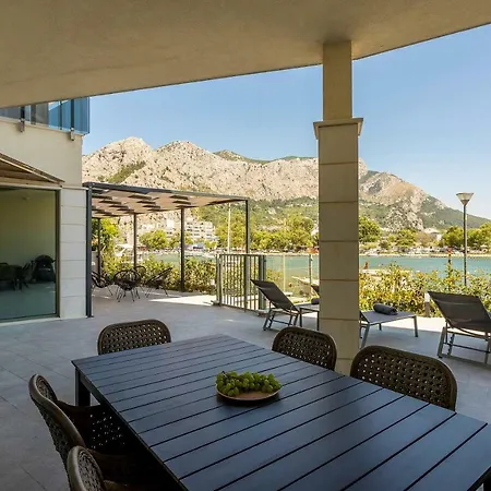 Luxury With Hot Tub Apartman