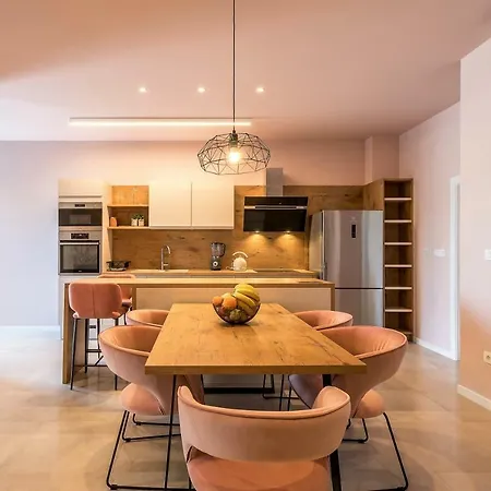 Luxury With Hot Tub Apartman