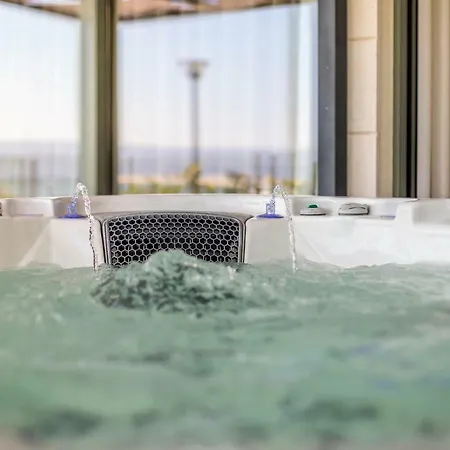 Luxury With Hot Tub * Omis
