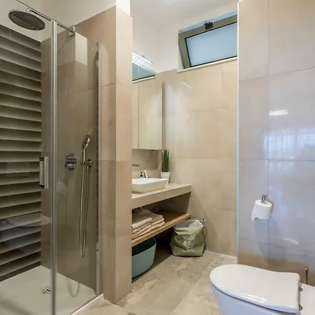 Luxury With Hot Tub Apartment Omis