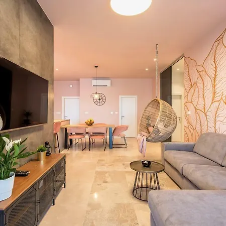 Apartment Luxury With Hot Tub Omis
