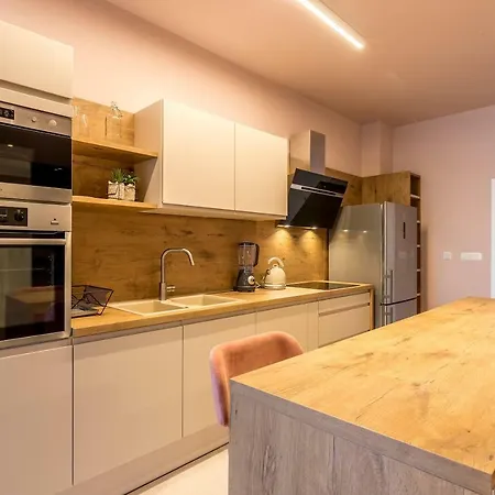 Luxury With Hot Tub Apartman